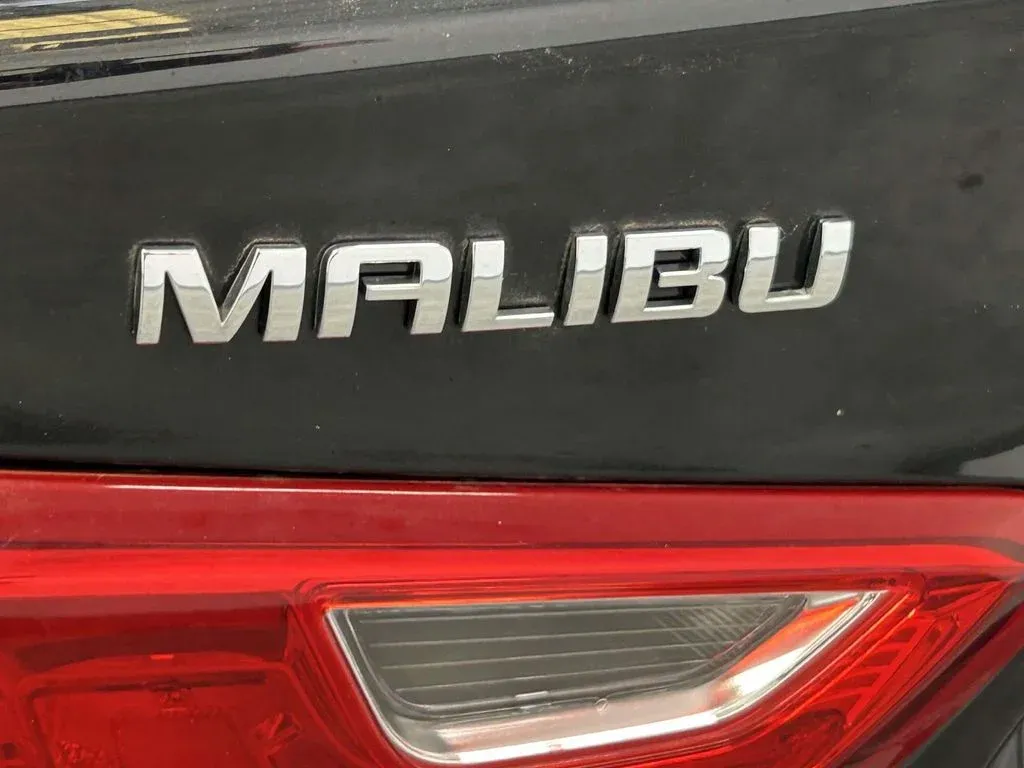 2022 Chevrolet Malibu LS thumbnail 10
