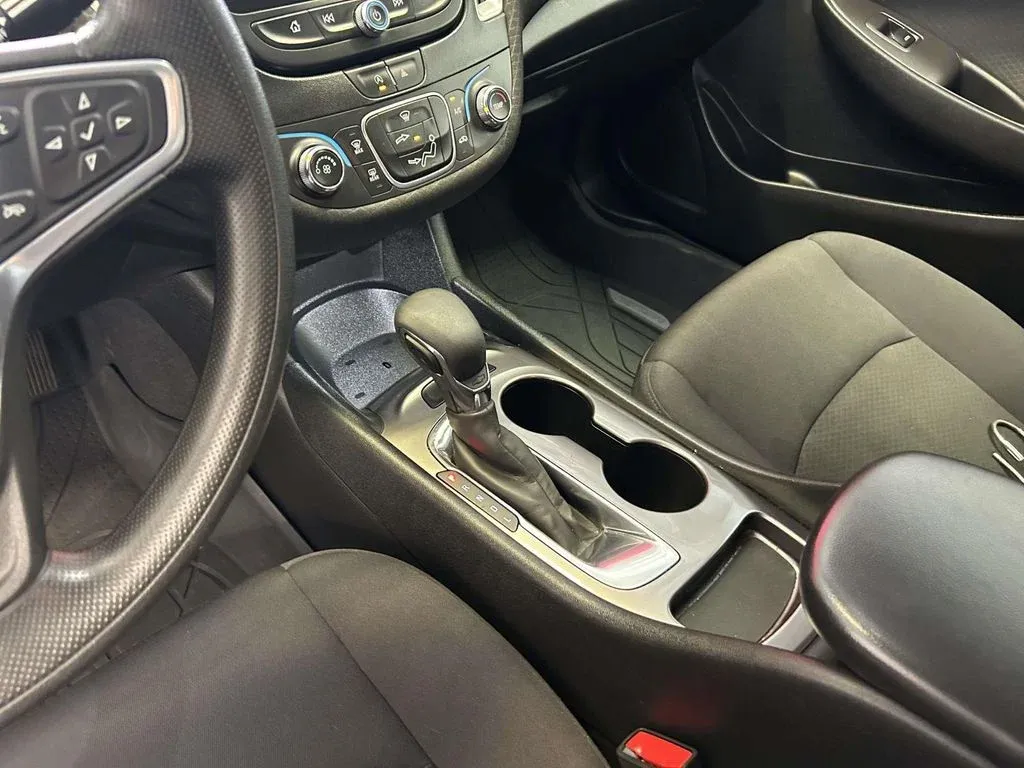 2022 Chevrolet Malibu LS thumbnail 19