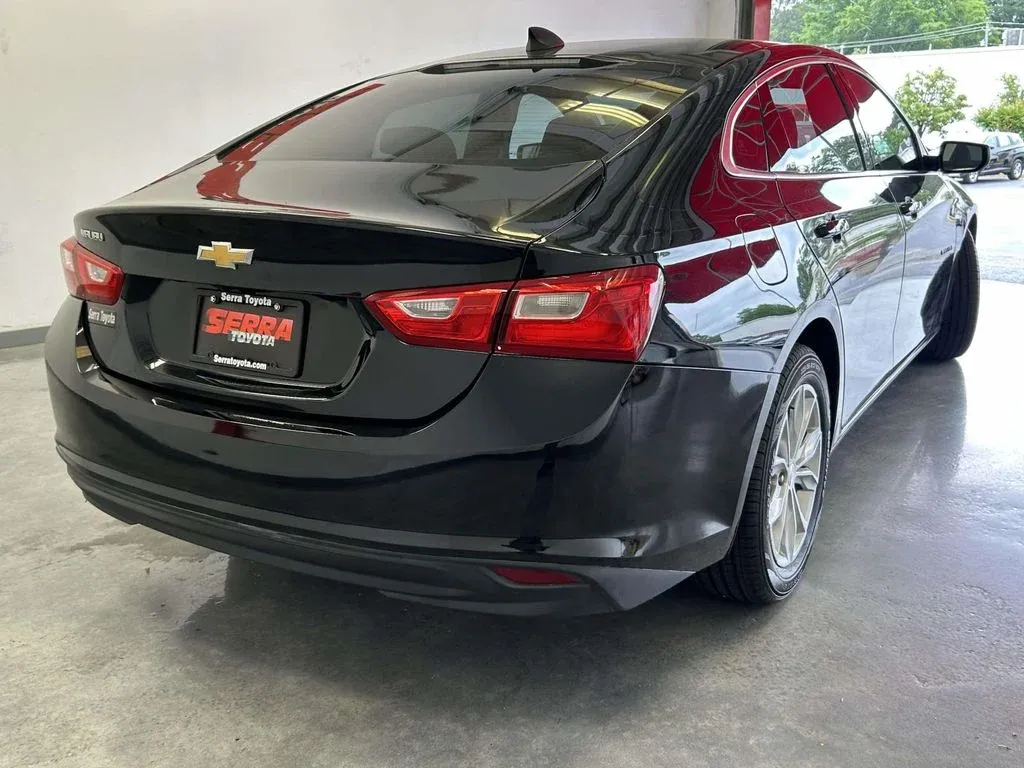 2022 Chevrolet Malibu LS thumbnail 3
