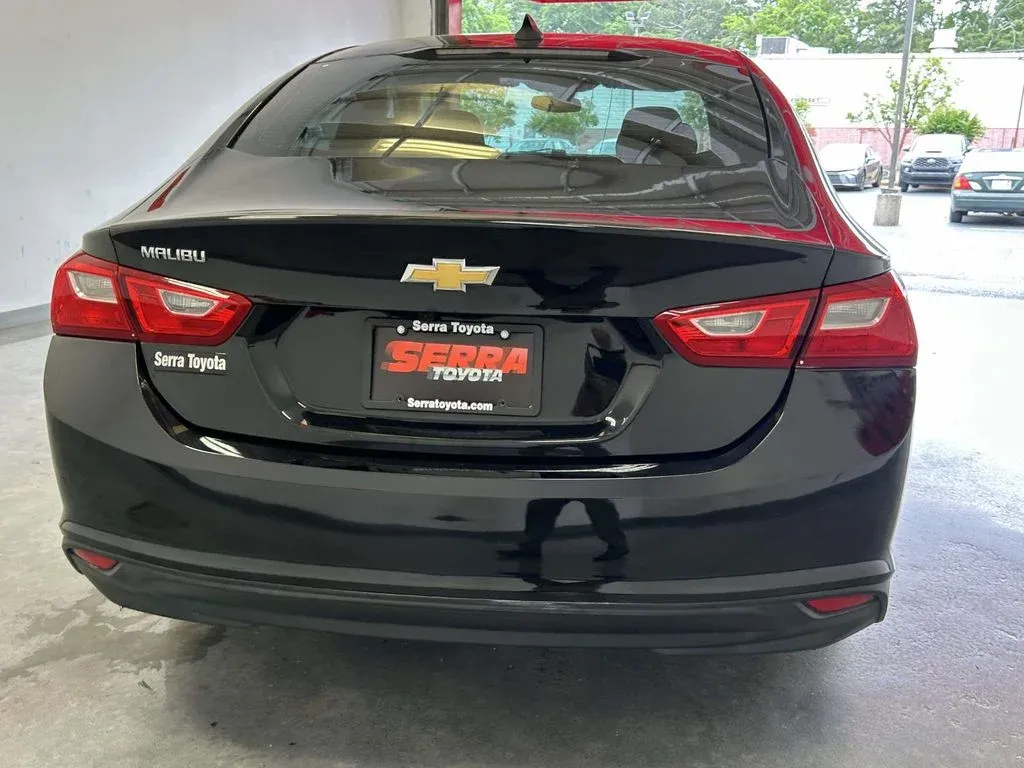 2022 Chevrolet Malibu LS thumbnail 4