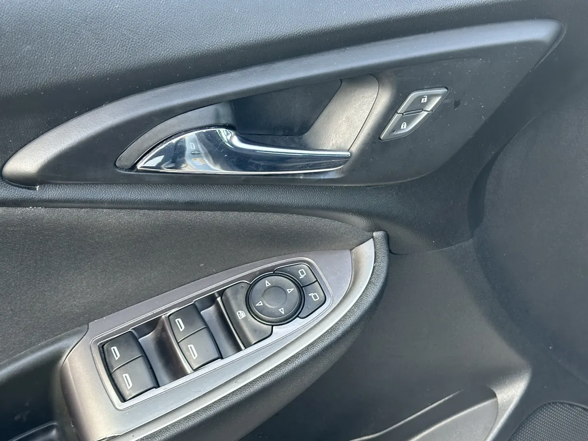 2022 Chevrolet Malibu RS thumbnail 12