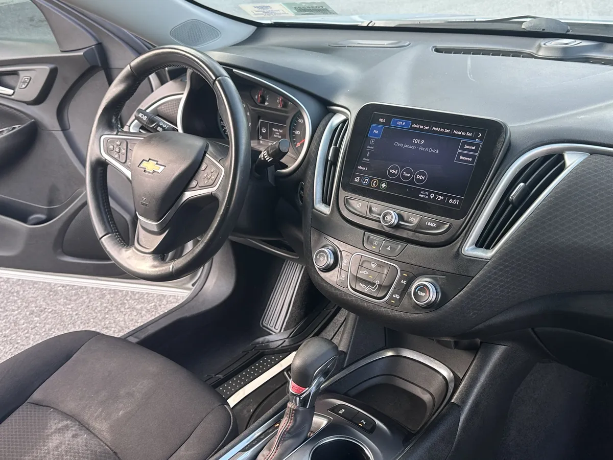 2022 Chevrolet Malibu RS thumbnail 15