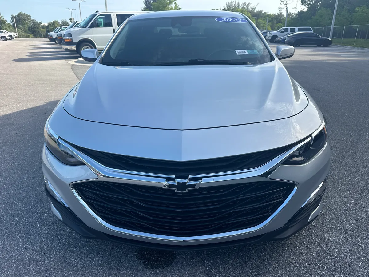2022 Chevrolet Malibu RS thumbnail 2