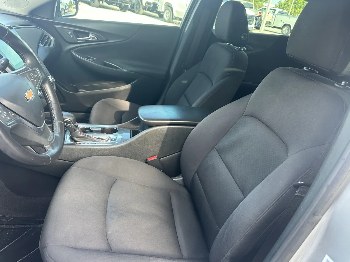 2022 Chevrolet Malibu RS thumbnail 31