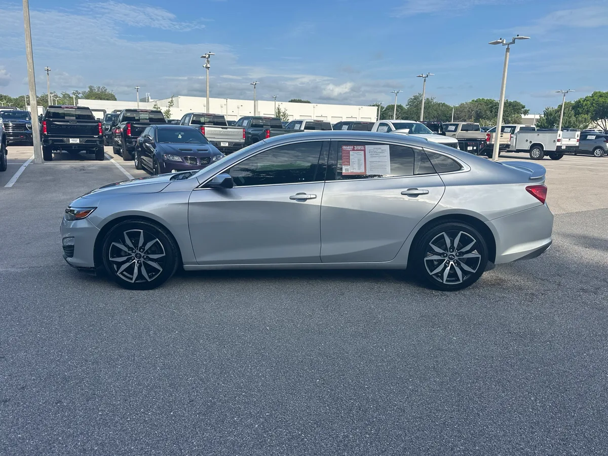 2022 Chevrolet Malibu RS thumbnail 5