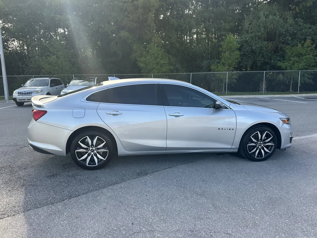 2022 Chevrolet Malibu RS thumbnail 9