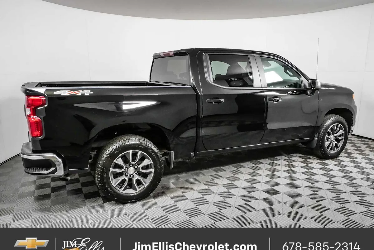 2022 Chevrolet Silverado 1500 LT thumbnail 2