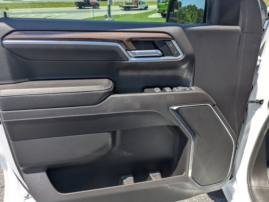2022 Chevrolet Silverado 1500 LT thumbnail 11