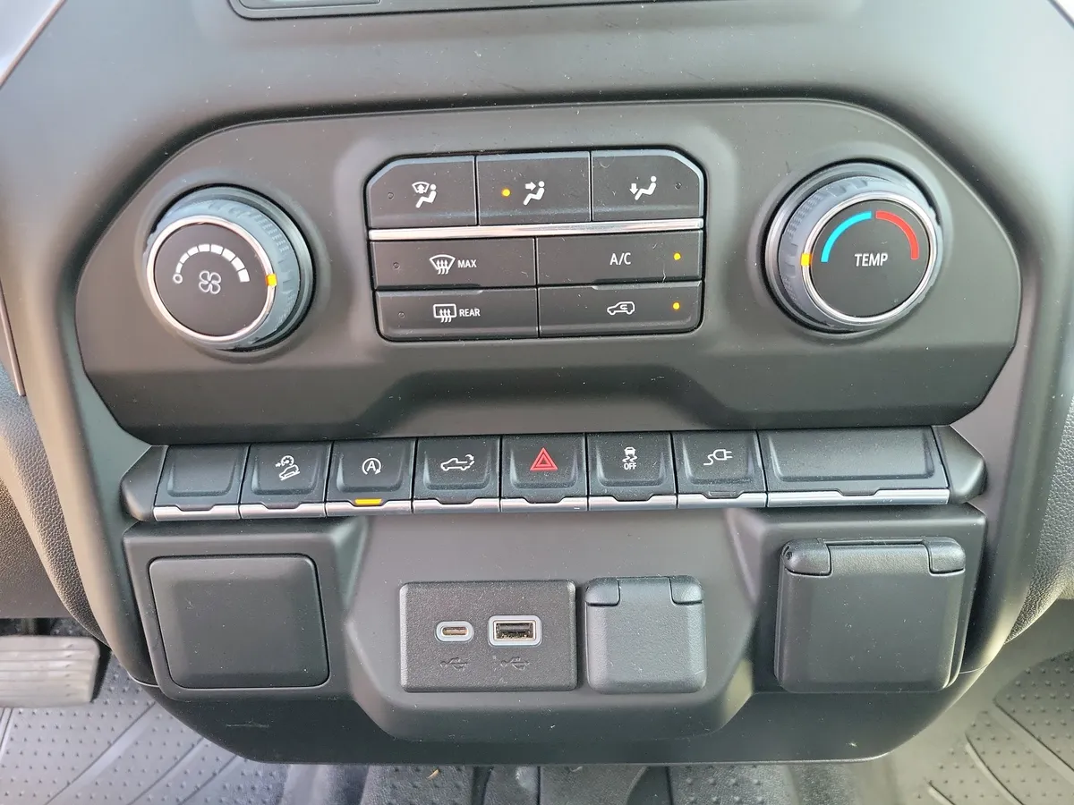 2022 Chevrolet Silverado 1500 LTD Custom Trail Boss thumbnail 10