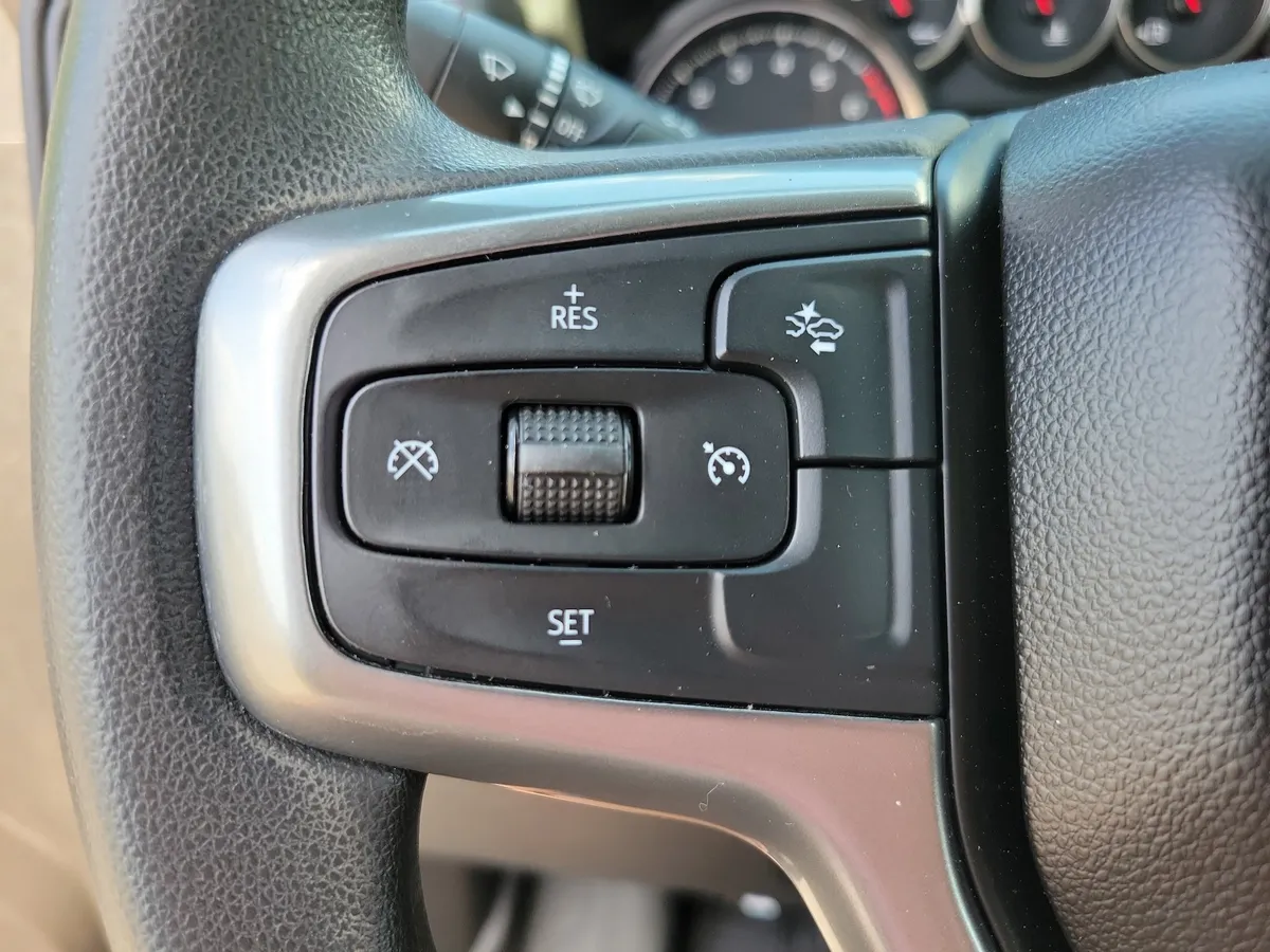 2022 Chevrolet Silverado 1500 LTD Custom Trail Boss thumbnail 13