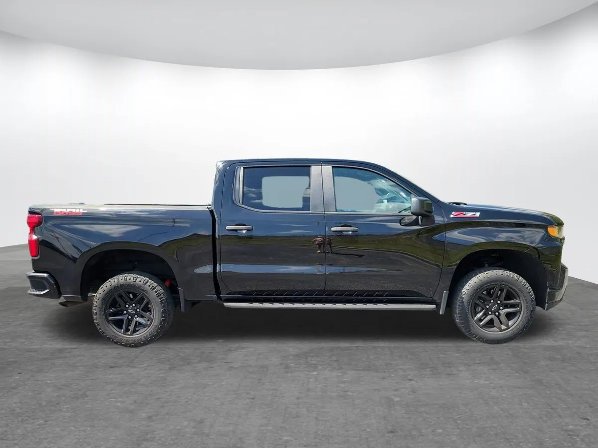 2022 Chevrolet Silverado 1500 LTD Custom Trail Boss thumbnail 2