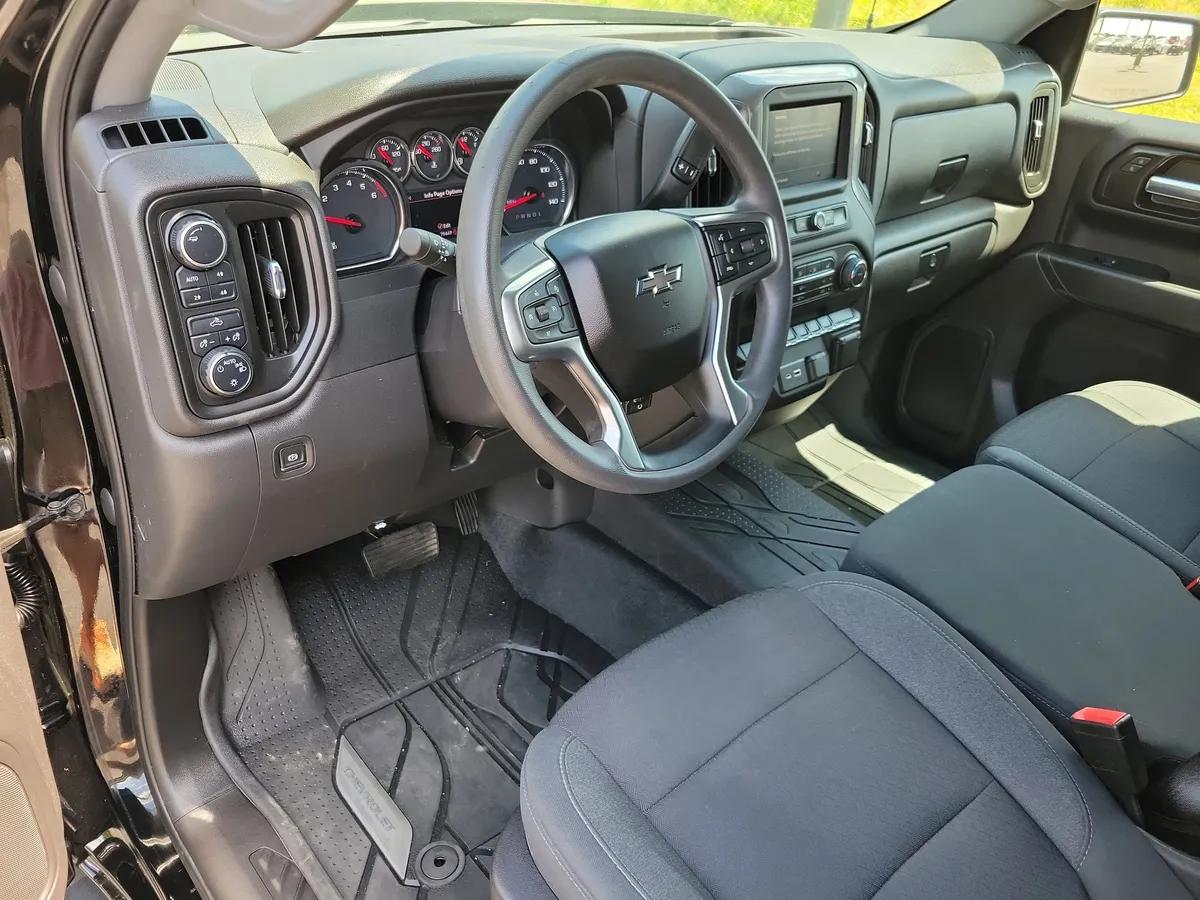 2022 Chevrolet Silverado 1500 LTD Custom Trail Boss thumbnail 3