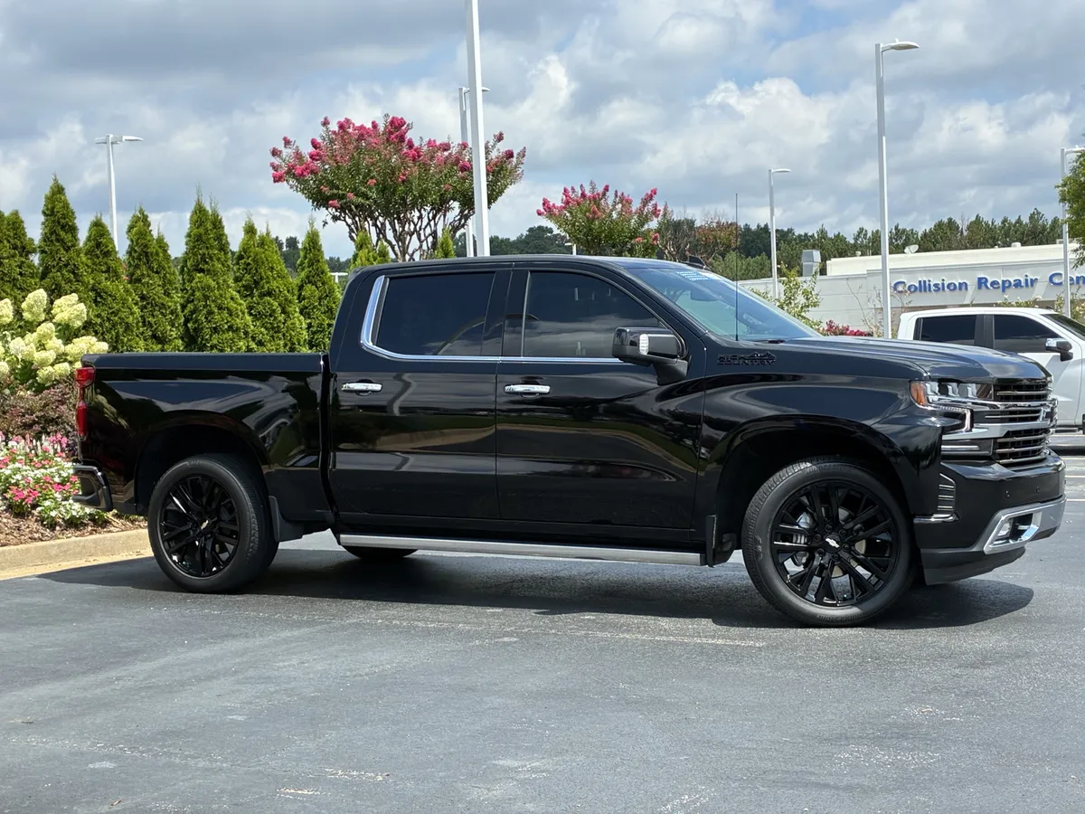 2022 Chevrolet Silverado 1500 LTD High Country thumbnail 3