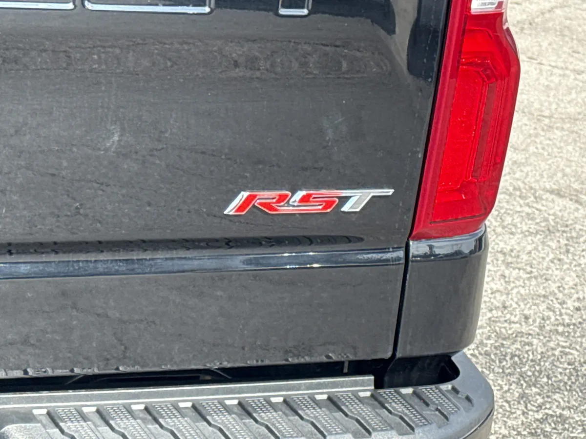 2022 Chevrolet Silverado 1500 RST thumbnail 10