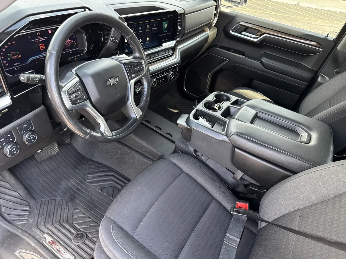 2022 Chevrolet Silverado 1500 RST thumbnail 12