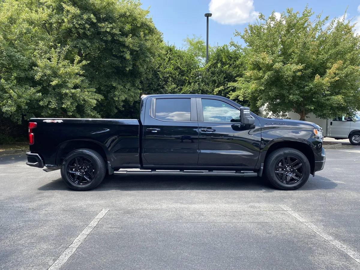2022 Chevrolet Silverado 1500 RST thumbnail 9