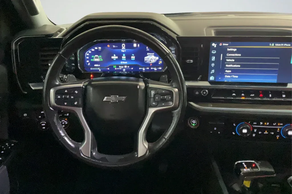2022 Chevrolet Silverado 1500 RST thumbnail 13