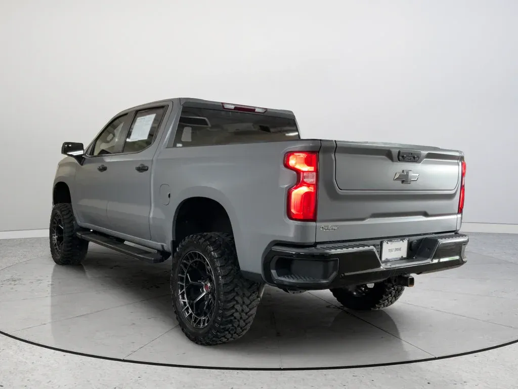 2022 Chevrolet Silverado 1500 RST thumbnail 9