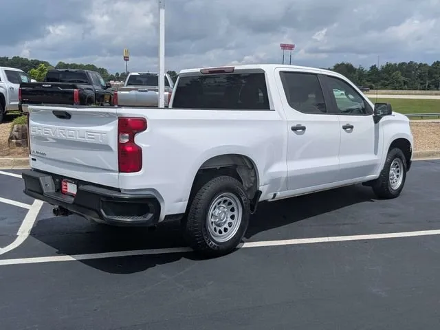 2022 Chevrolet Silverado 1500 WT thumbnail 3