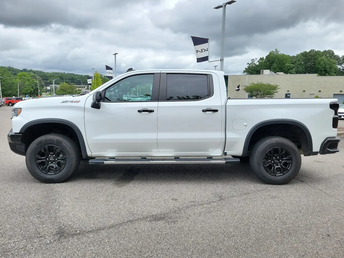 2022 Chevrolet Silverado 1500 ZR2 thumbnail 2