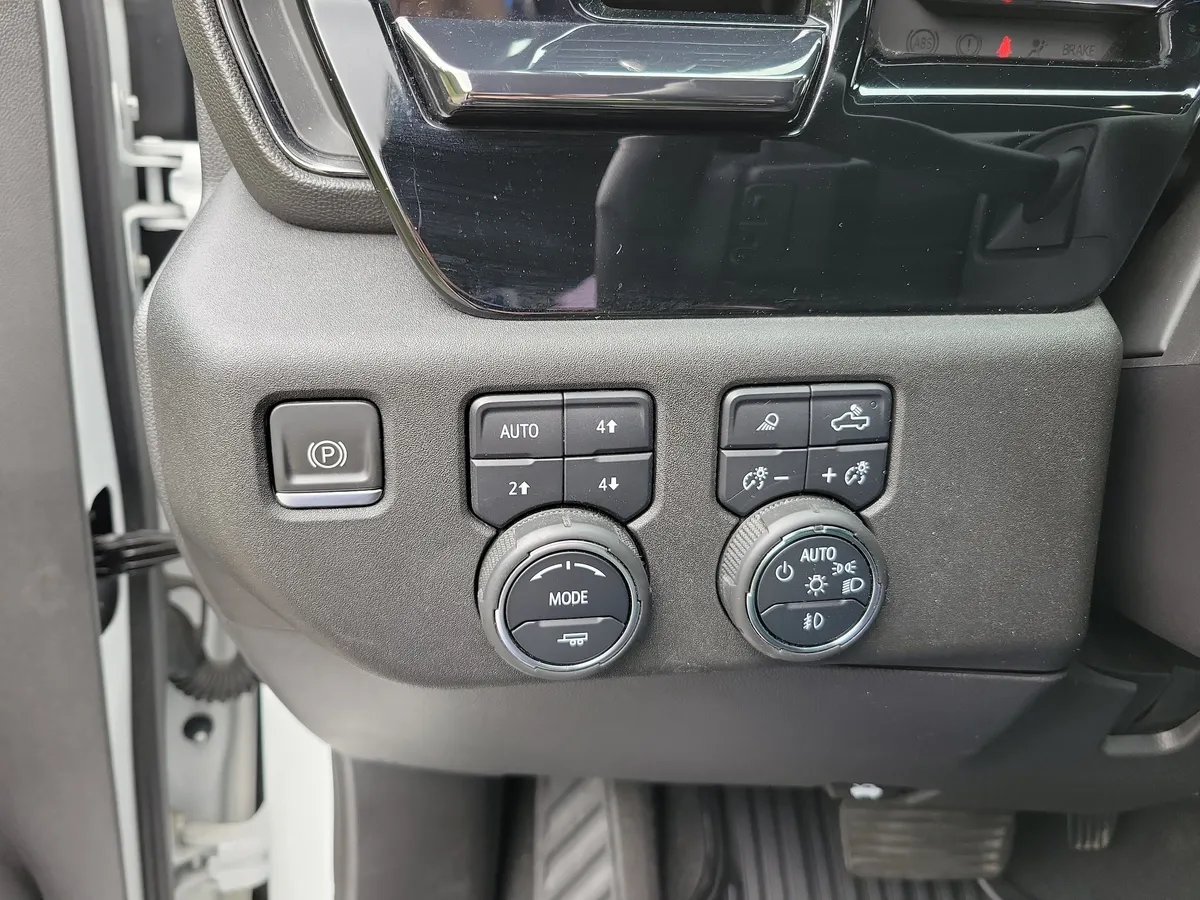 2022 Chevrolet Silverado 1500 ZR2 thumbnail 25