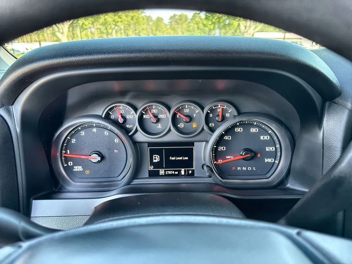 2022 Chevrolet Silverado 2500 HD Custom thumbnail 12