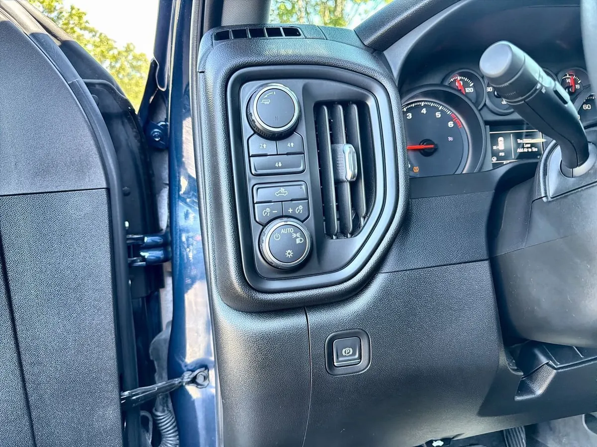 2022 Chevrolet Silverado 2500 HD Custom thumbnail 15