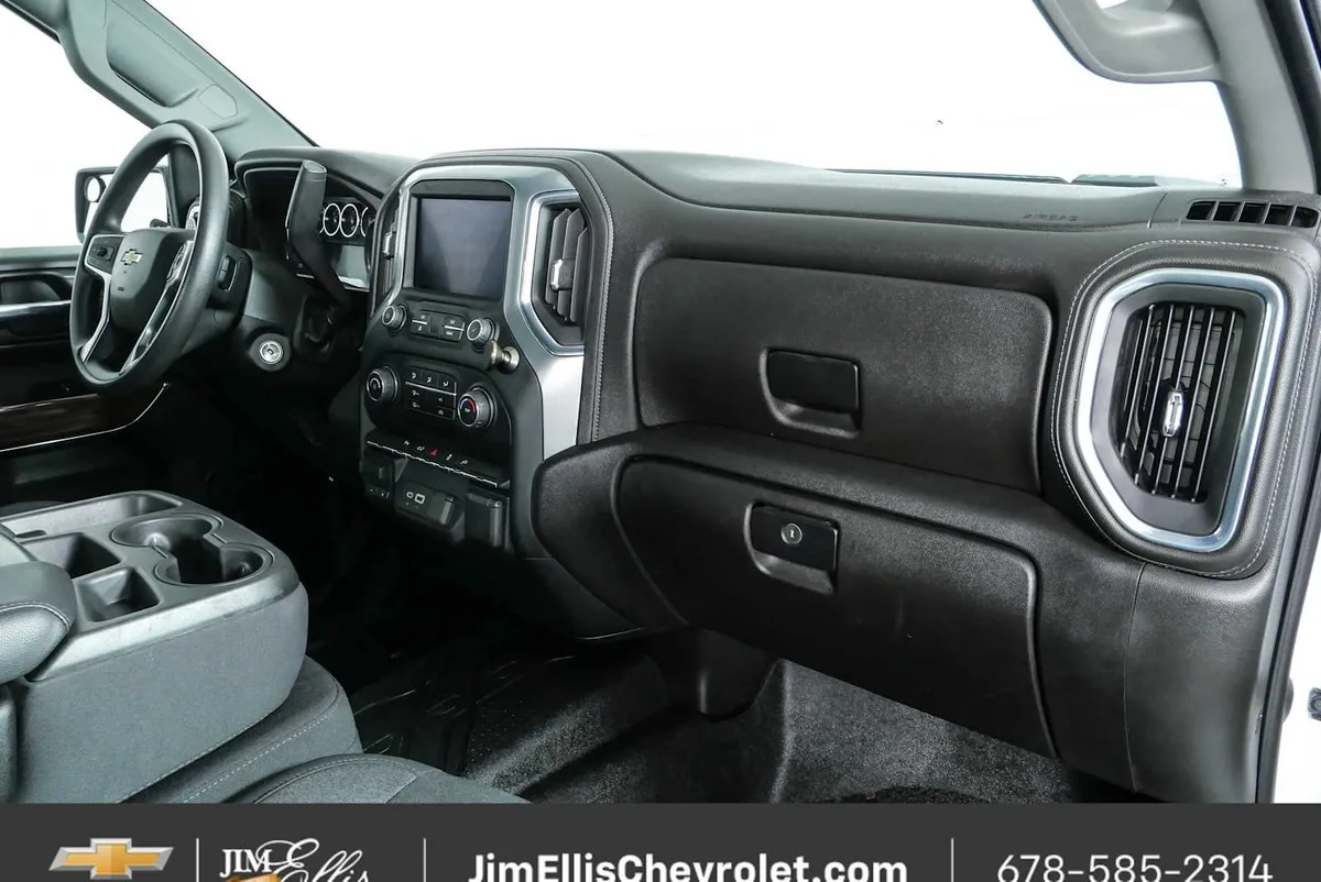 2022 Chevrolet Silverado 2500HD LT thumbnail 21