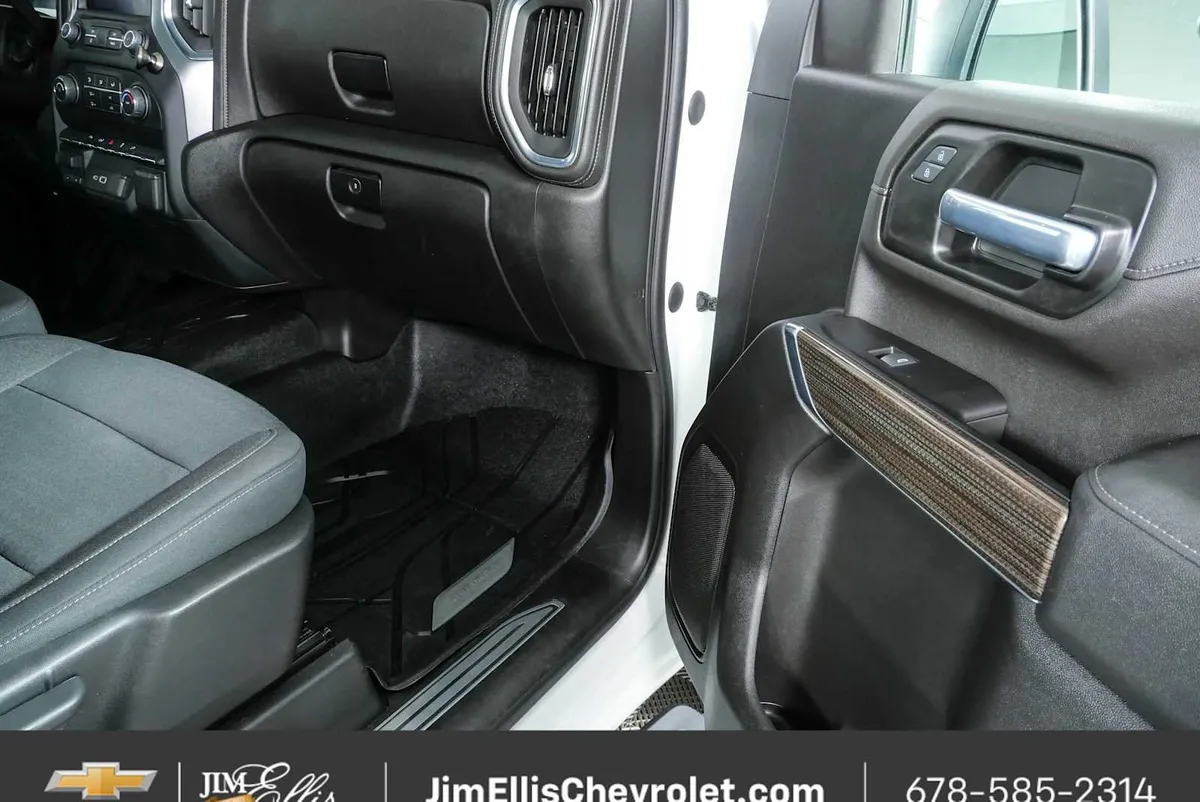 2022 Chevrolet Silverado 2500HD LT thumbnail 22