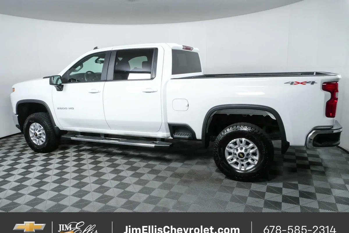 2022 Chevrolet Silverado 2500HD LT thumbnail 27