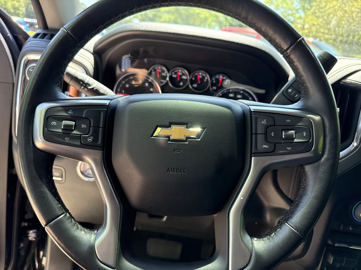 2022 Chevrolet Silverado 2500HD LT thumbnail 21