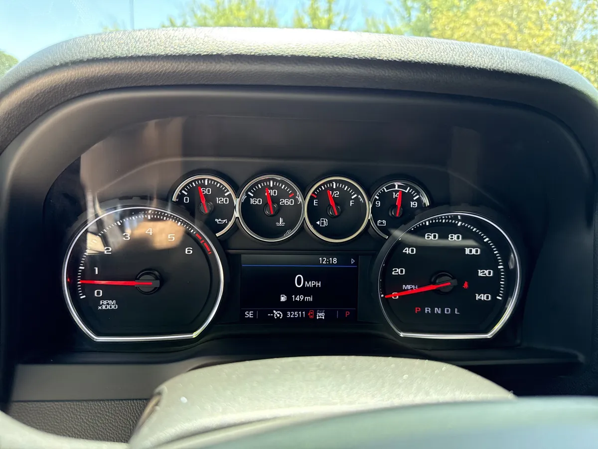 2022 Chevrolet Silverado 2500HD LT thumbnail 24