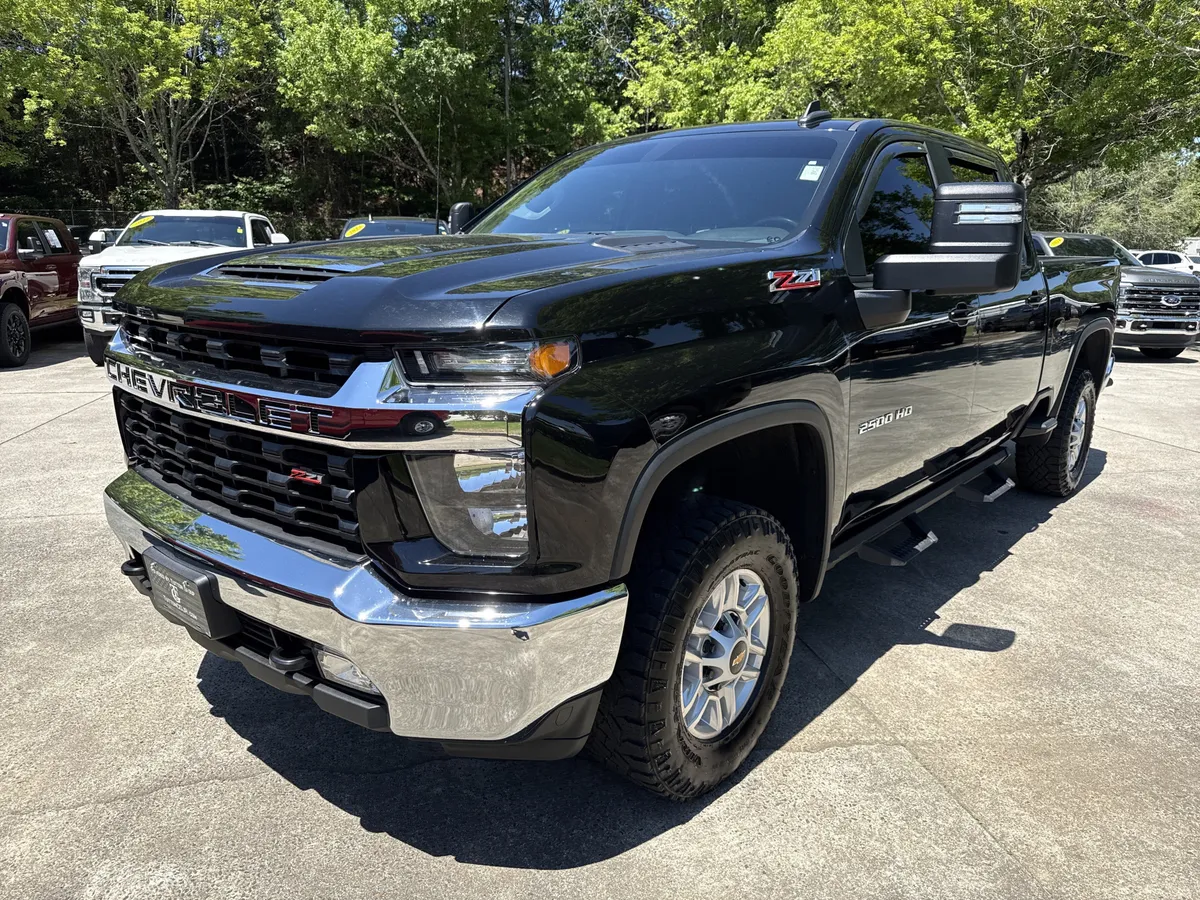 2022 Chevrolet Silverado 2500HD LT thumbnail 3