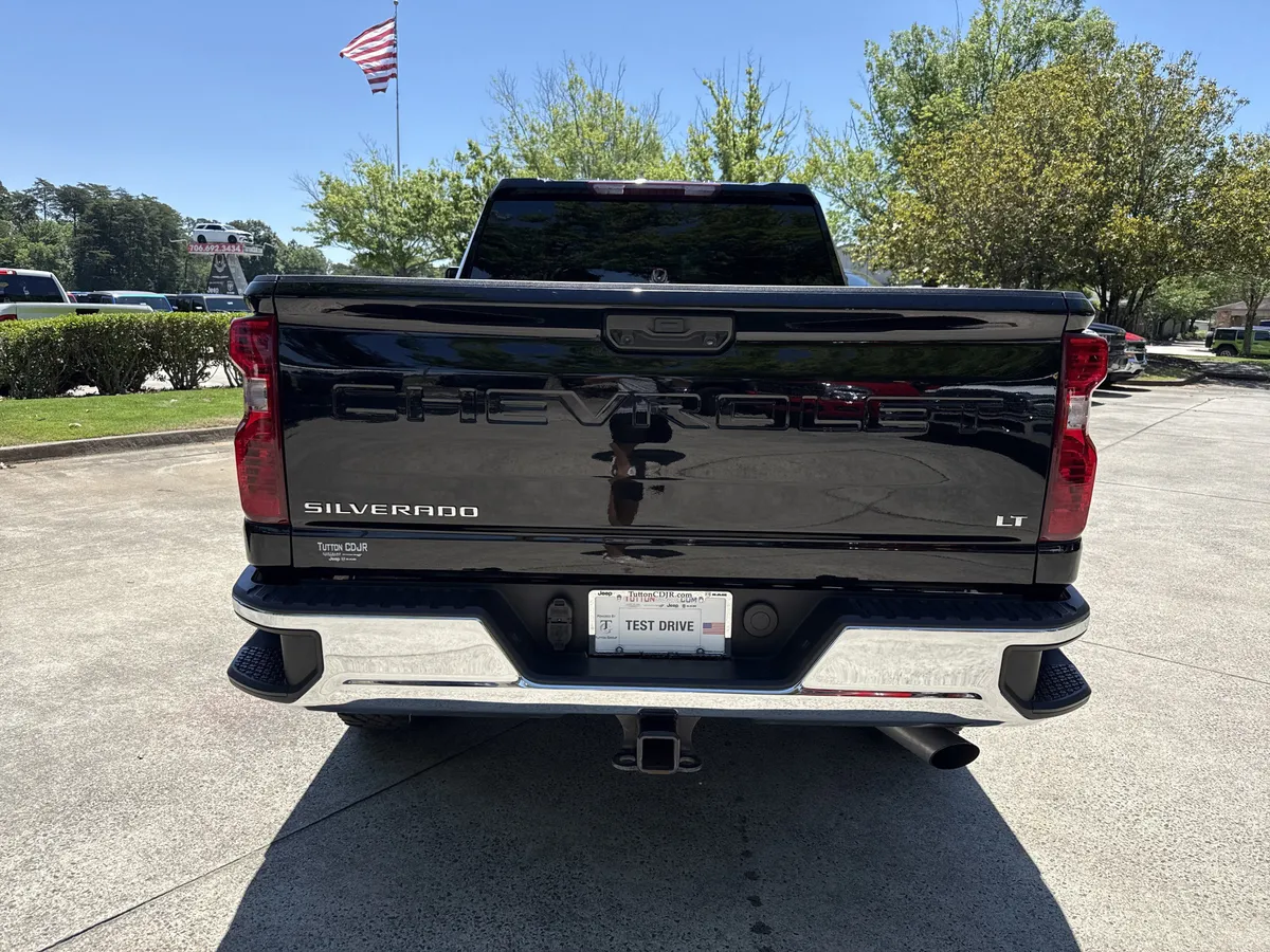 2022 Chevrolet Silverado 2500HD LT thumbnail 6