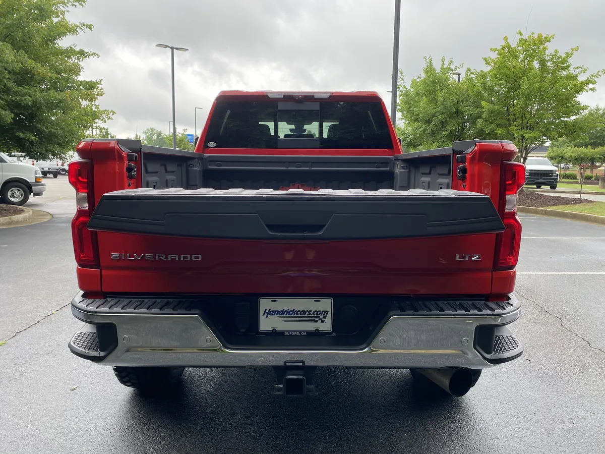 2022 Chevrolet Silverado 2500HD LTZ thumbnail 11