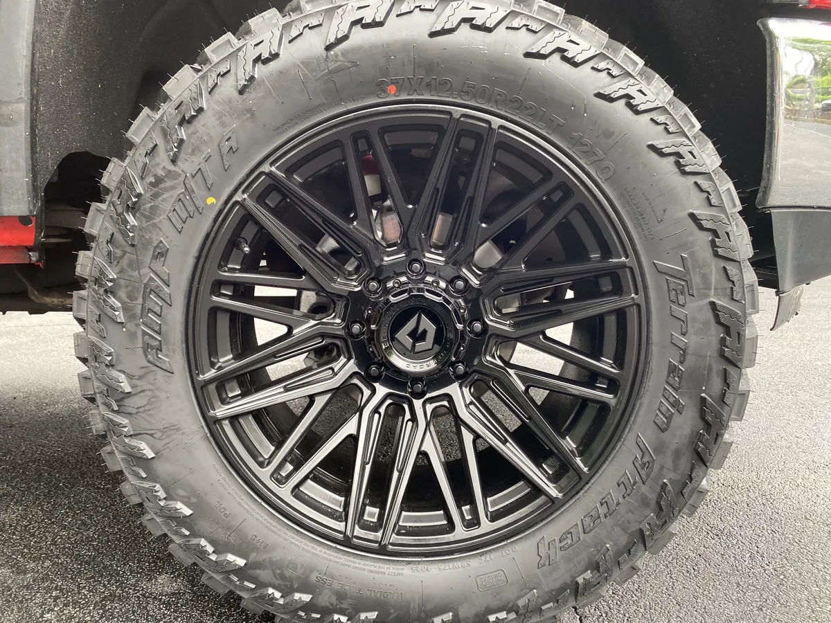2022 Chevrolet Silverado 2500HD LTZ thumbnail 13
