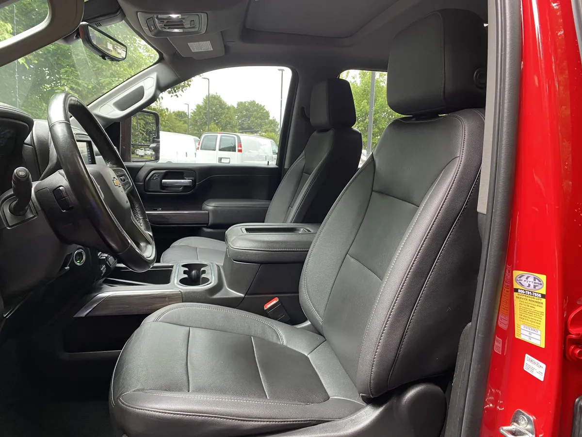 2022 Chevrolet Silverado 2500HD LTZ thumbnail 16