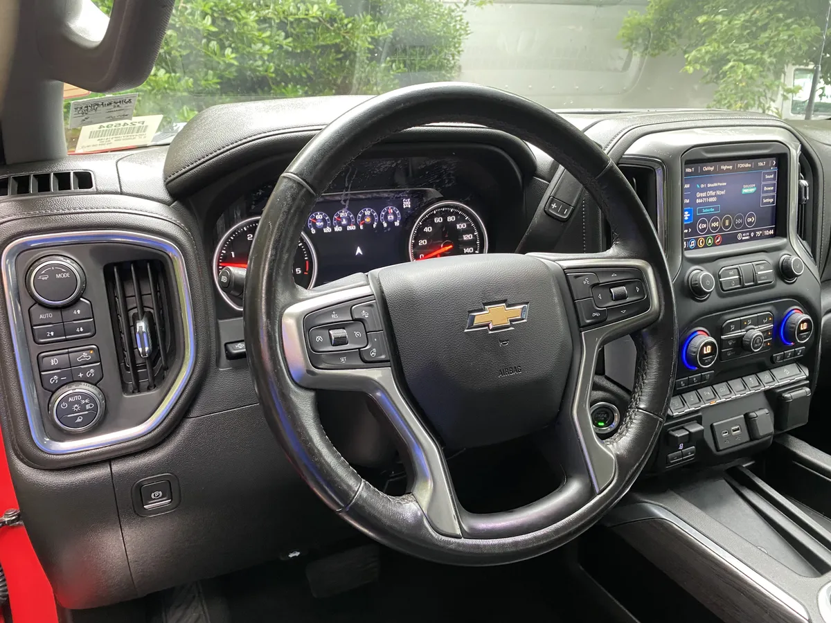 2022 Chevrolet Silverado 2500HD LTZ thumbnail 17