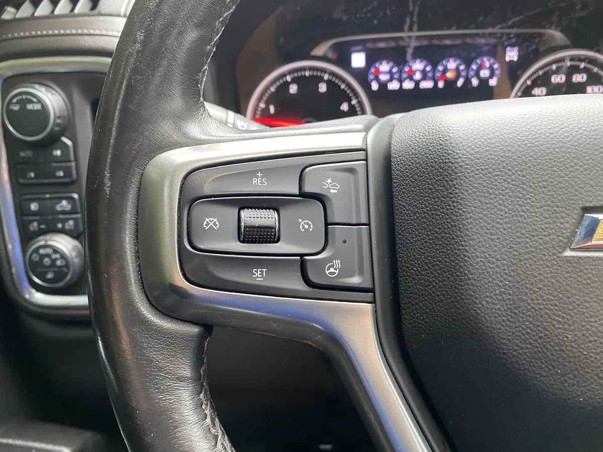 2022 Chevrolet Silverado 2500HD LTZ thumbnail 20