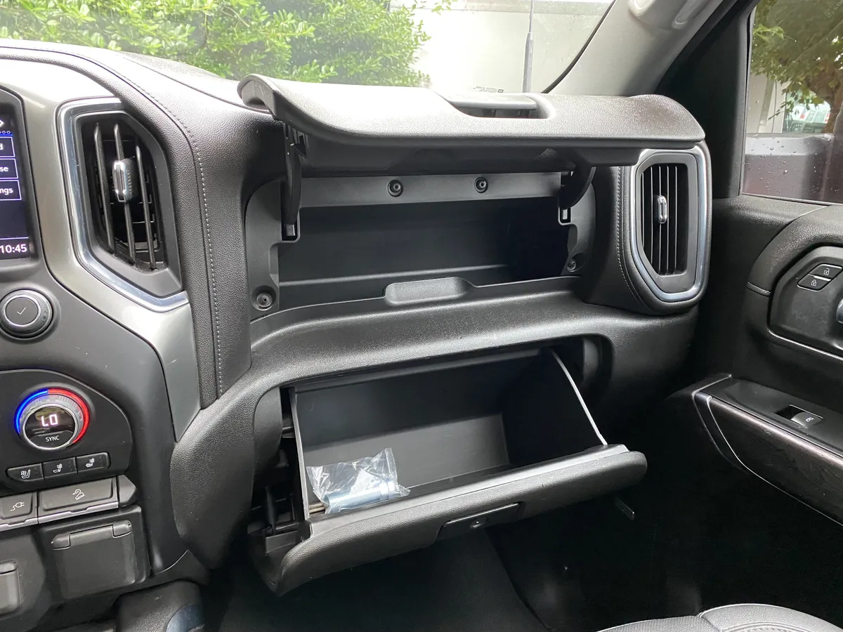 2022 Chevrolet Silverado 2500HD LTZ thumbnail 32