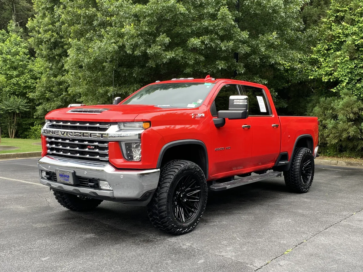 2022 Chevrolet Silverado 2500HD LTZ thumbnail 4