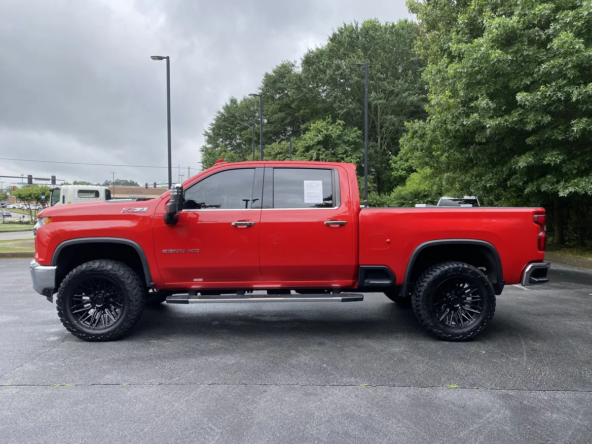 2022 Chevrolet Silverado 2500HD LTZ thumbnail 5