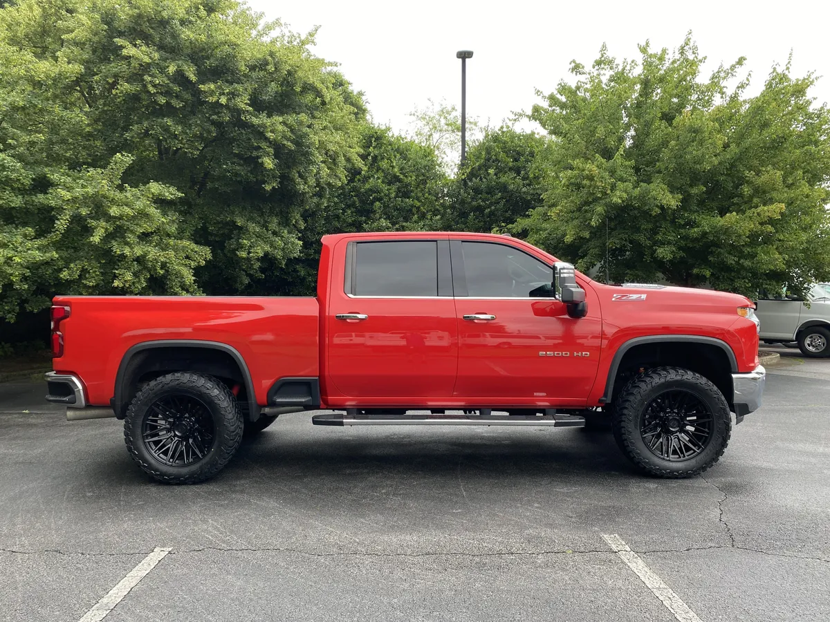 2022 Chevrolet Silverado 2500HD LTZ thumbnail 9