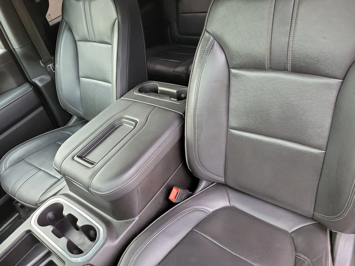 2022 Chevrolet Silverado 3500 HD High Country thumbnail 11