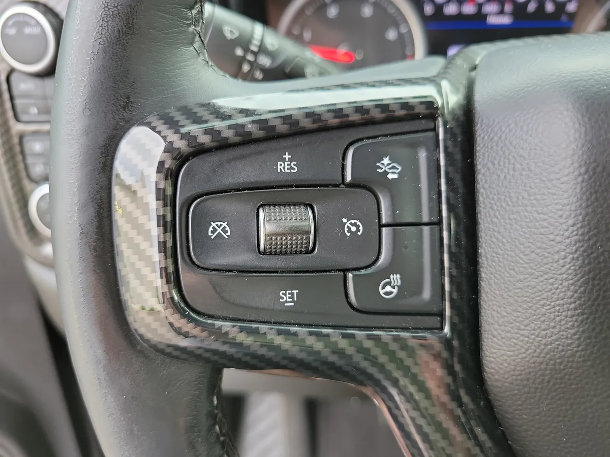 2022 Chevrolet Silverado 3500 HD High Country thumbnail 21
