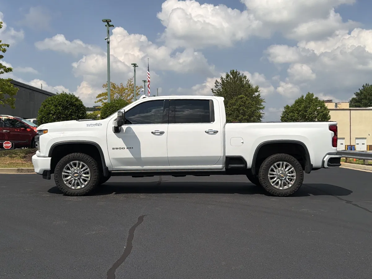 2022 Chevrolet Silverado 3500HD High Country thumbnail 11