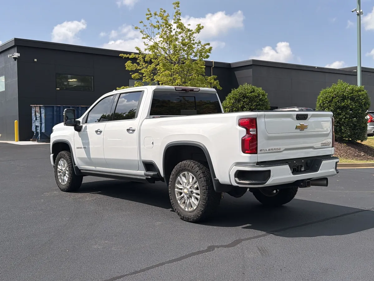 2022 Chevrolet Silverado 3500HD High Country thumbnail 12