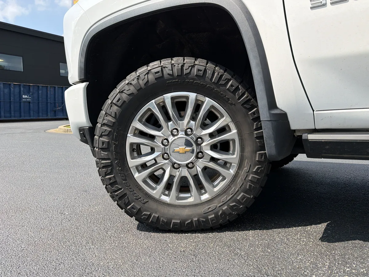 2022 Chevrolet Silverado 3500HD High Country thumbnail 14