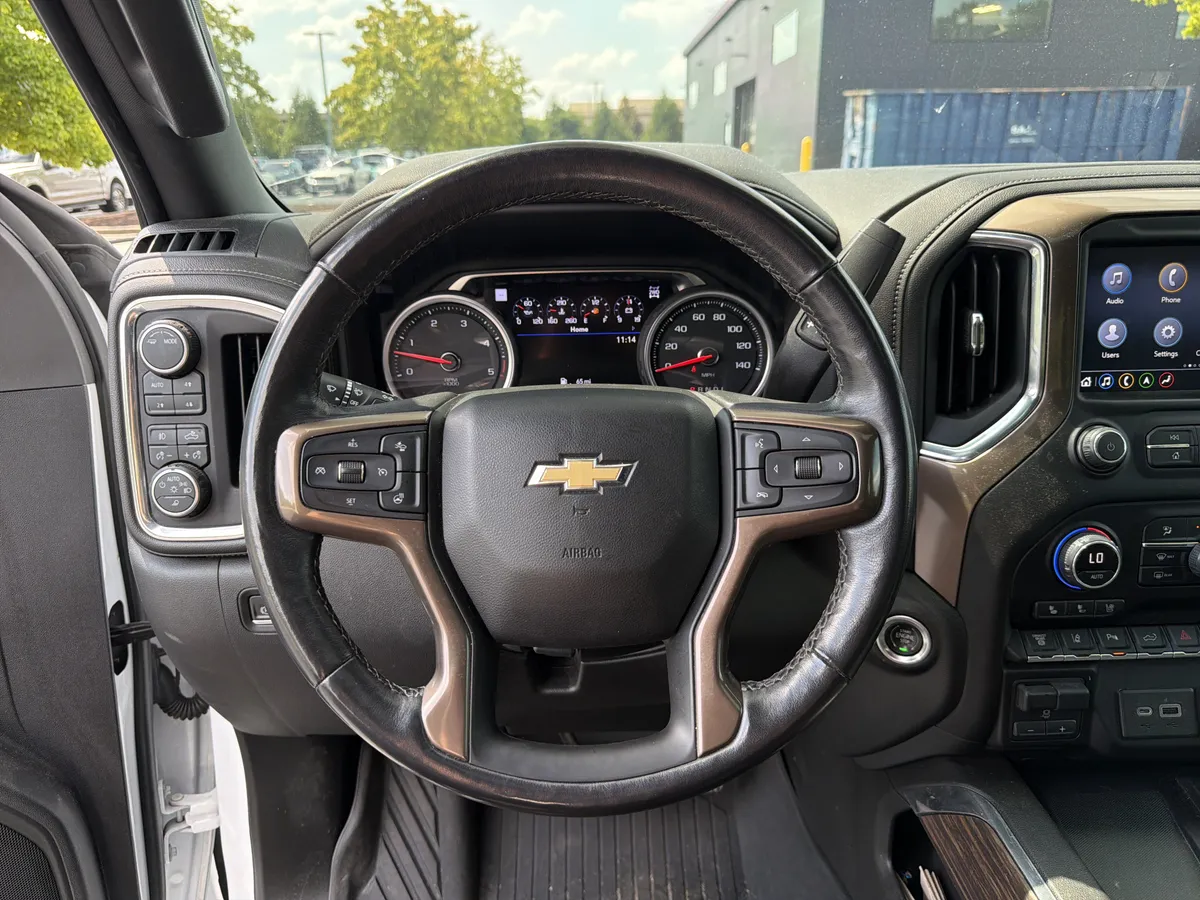 2022 Chevrolet Silverado 3500HD High Country thumbnail 17