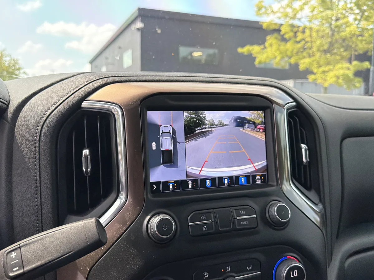 2022 Chevrolet Silverado 3500HD High Country thumbnail 21